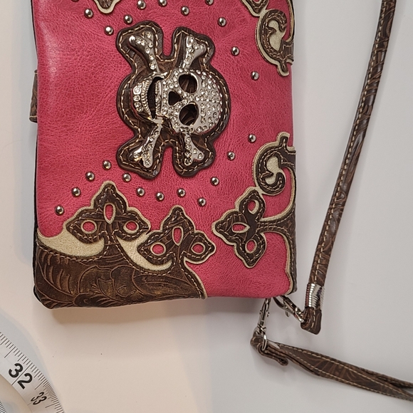 Pink and brown skull shoulder/wrist purse - Picture 7 of 8